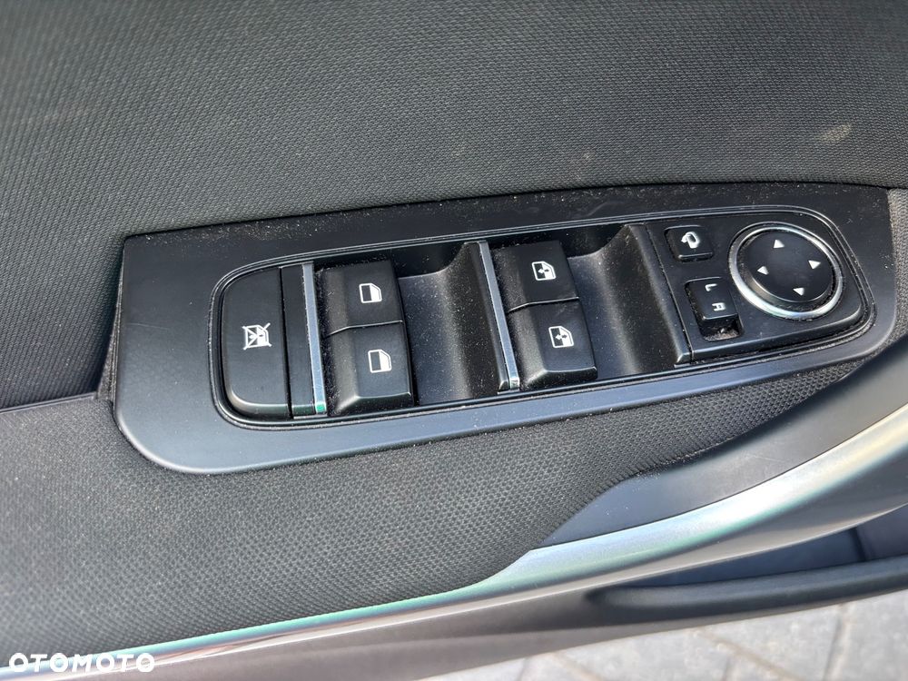 Kia Ceed - 10