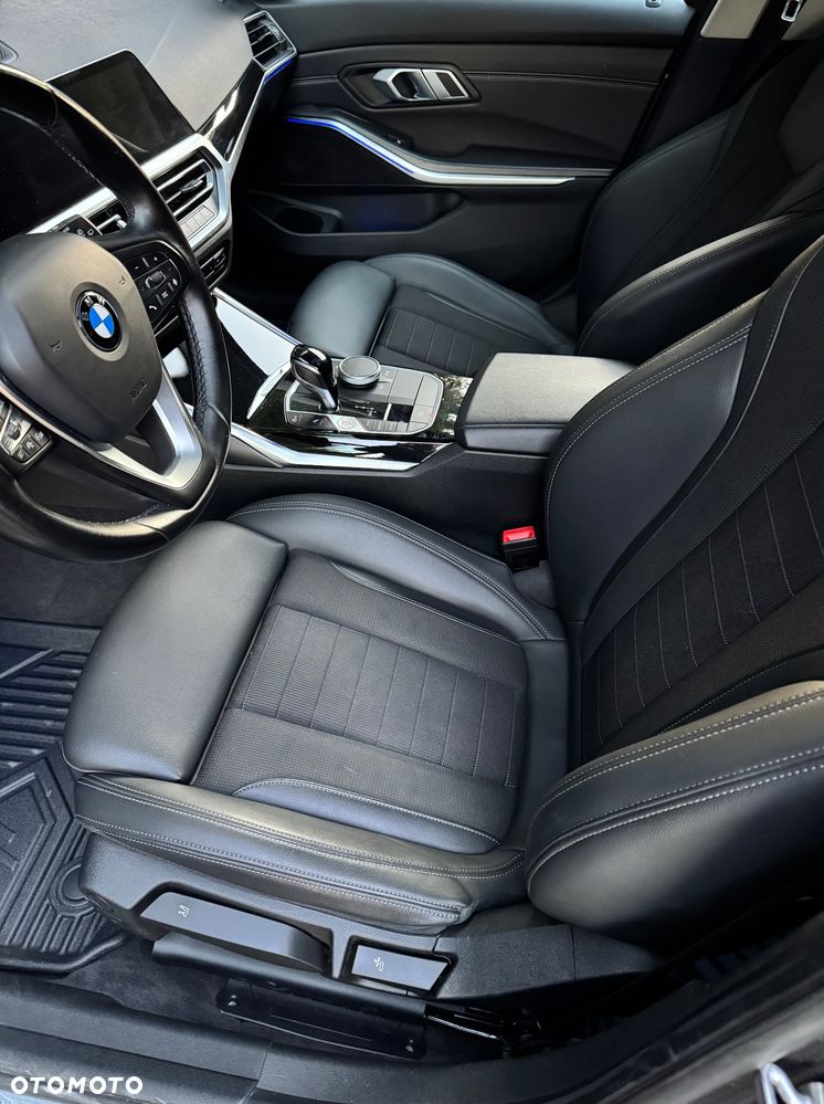 BMW Seria 3 320d Sport Line - 11
