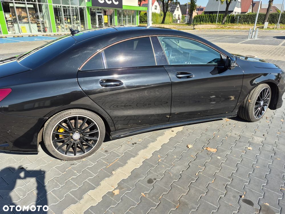 Mercedes-Benz CLA 250 7G-DCT - 17