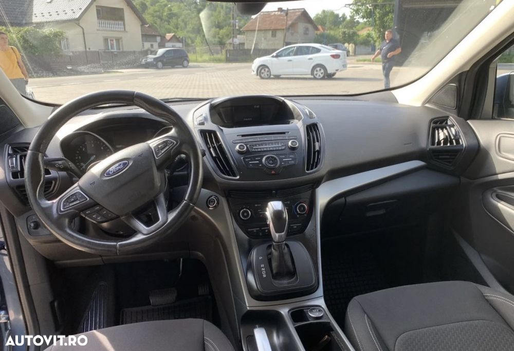 Ford Kuga 2.0 TDCi 2x4 Aut. ST-Line - 7
