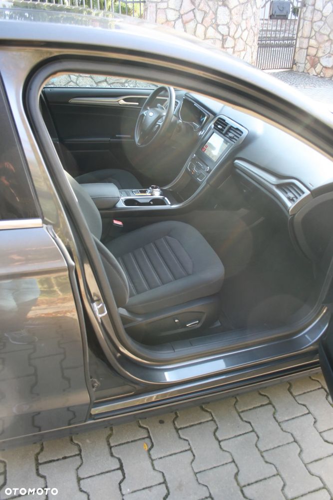 Ford Fusion - 15