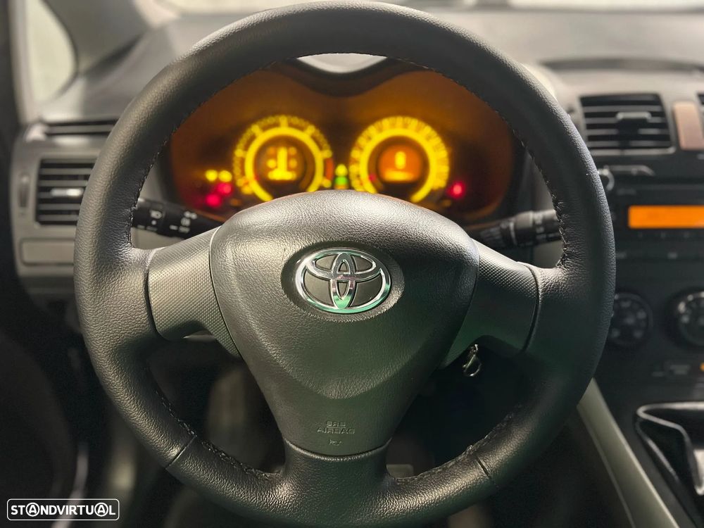 Toyota Auris 1.4 D-4D Sol - 10