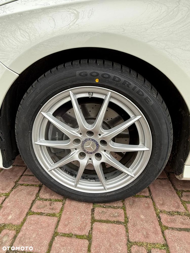 Mercedes-Benz Klasa A 250 4Matic 7G-DCT AMG Line - 22