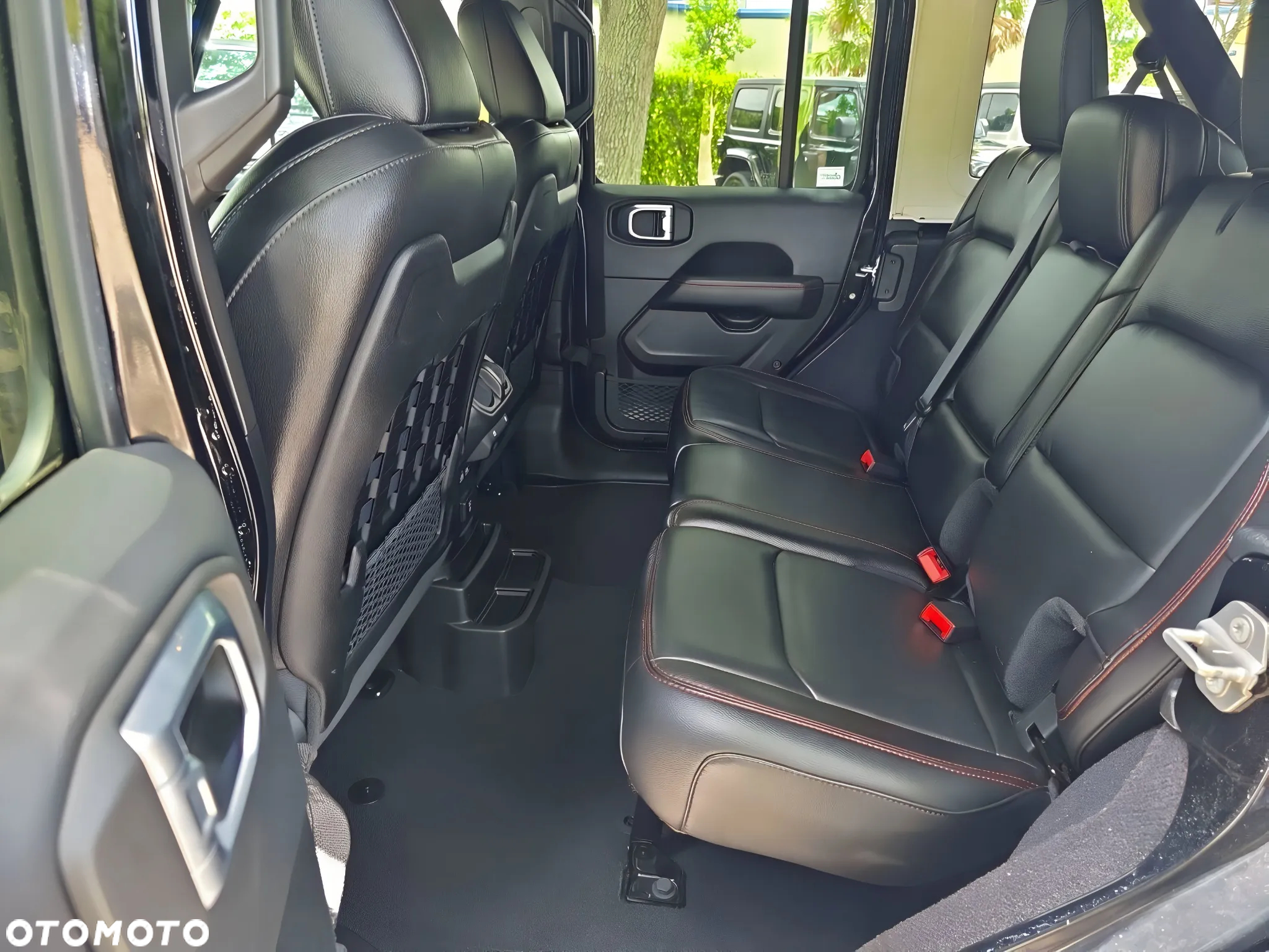 Jeep Wrangler - 11