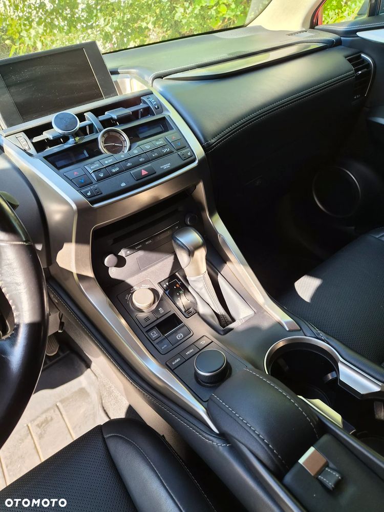 Lexus NX 200t Comfort AWD - 12