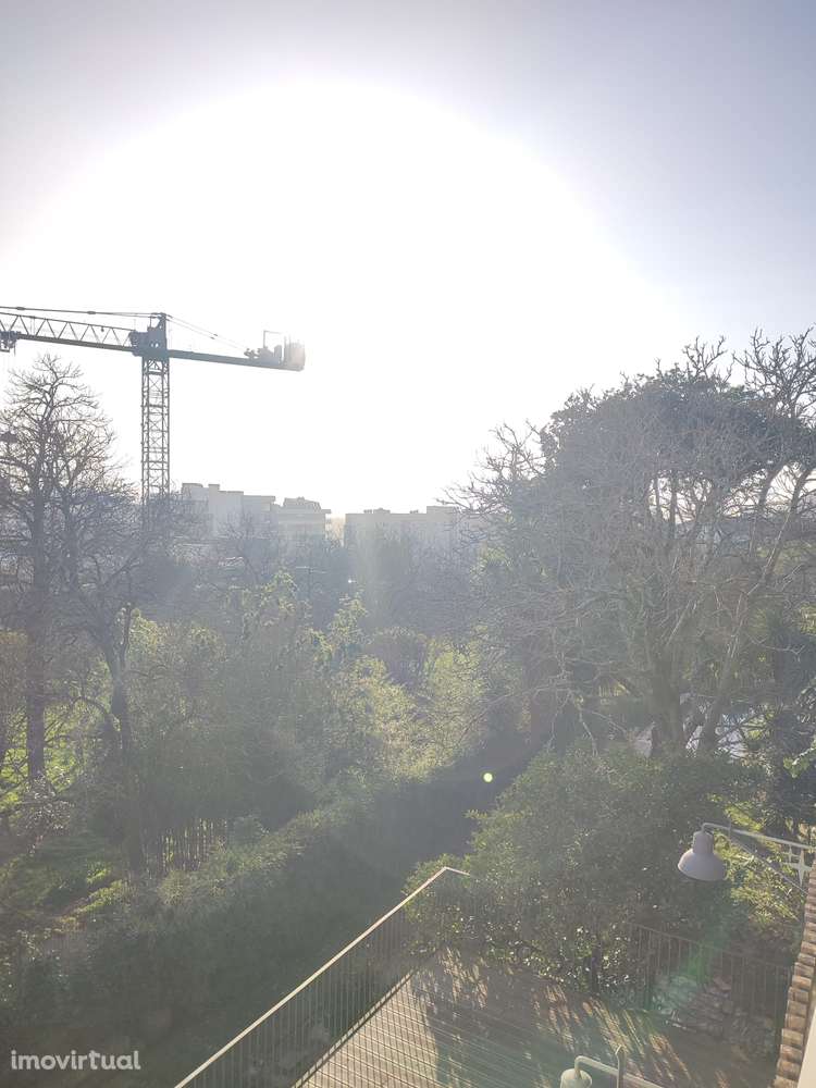 Bom T4 c/ terraço/varandas/nascente poente, a 5 minutos a pé do metro - Grande imagem: 3/45