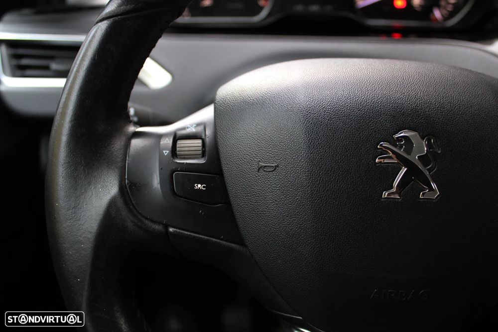 Peugeot 208 1.2 PureTech Style - 36