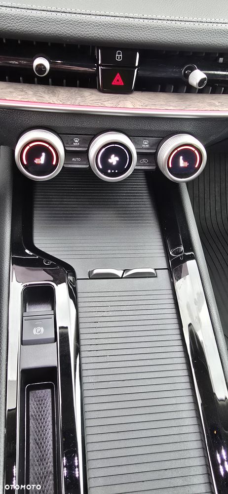 Skoda Superb 2.0 TDI SCR L&K DSG - 19