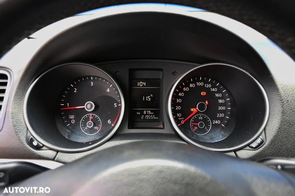 Volkswagen Golf 1.6 TDI DPF Highline - 20