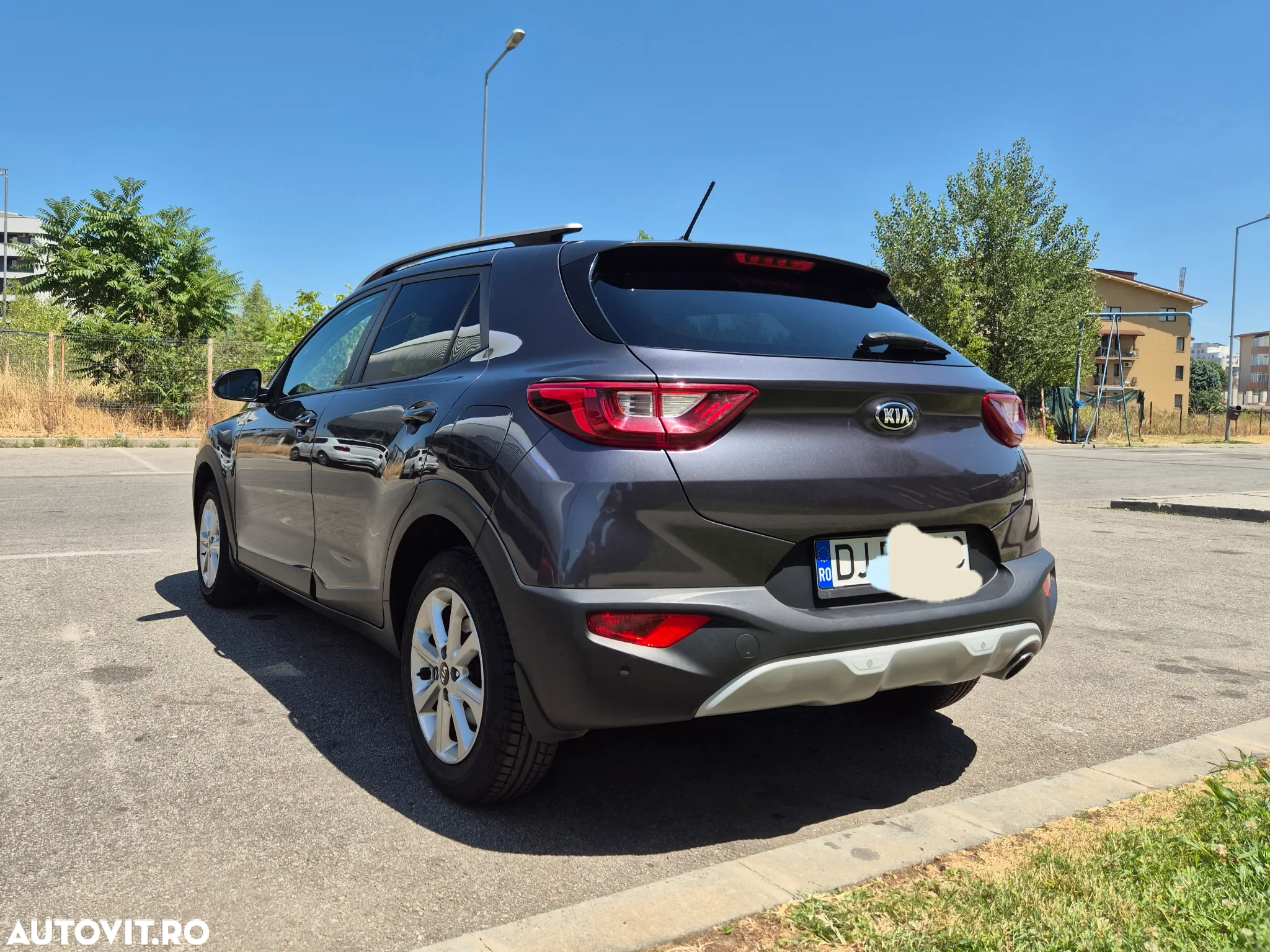 Kia Stonic 1.6 DSL Trend - 10