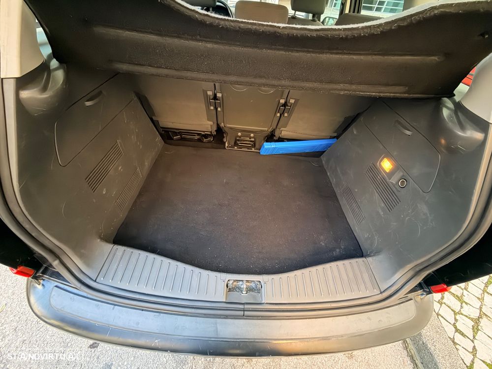 Ford Focus C-Max 1.6 TDCi Ambiente - 29