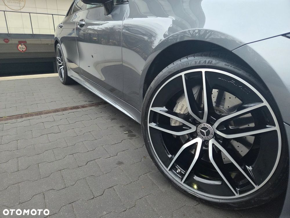 Mercedes-Benz CLS 300 d 4Matic 9G-TRONIC AMG Line - 19