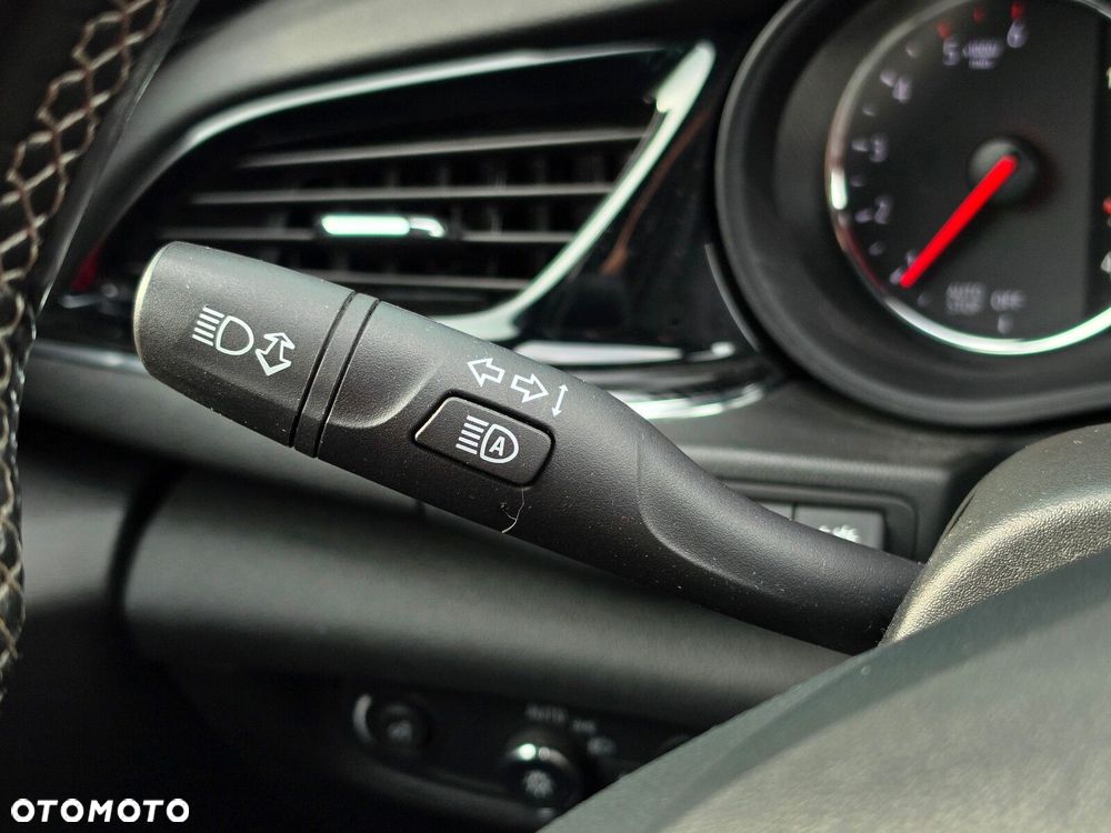 Opel Insignia CT 2.0 CDTI 4x4 Exclusive S&S - 20