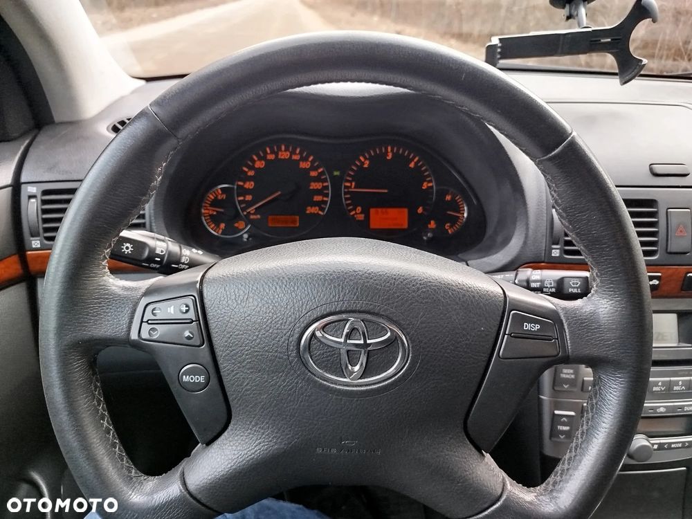 Toyota Avensis 2.2 D-4D Prestige - 8