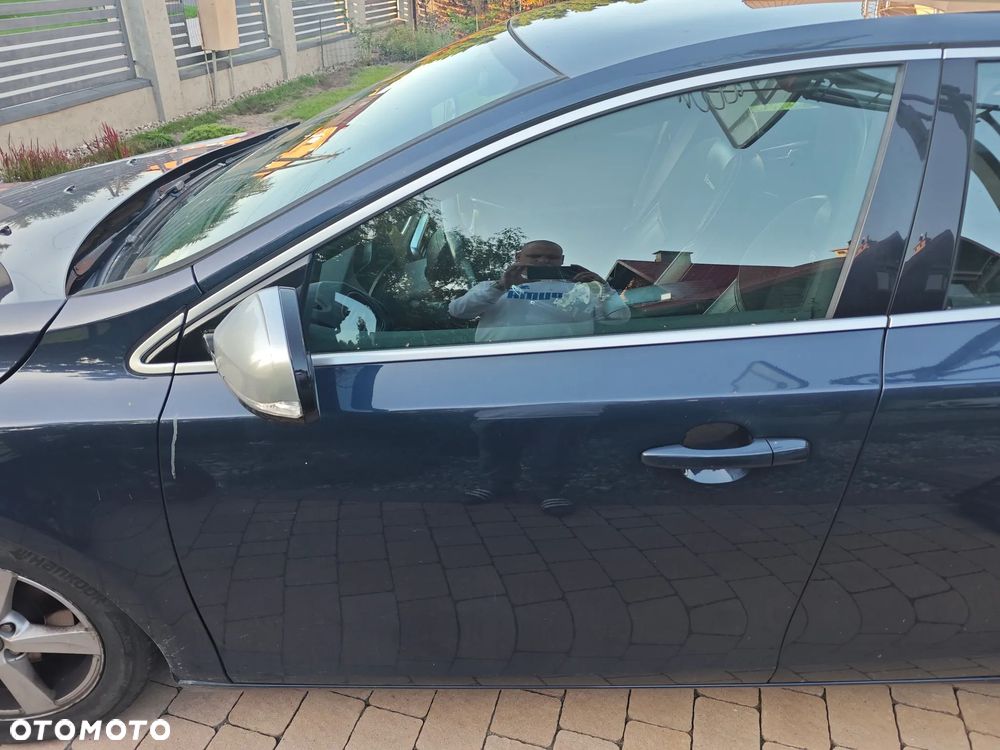 Volvo V40 D2 R-Design - 9