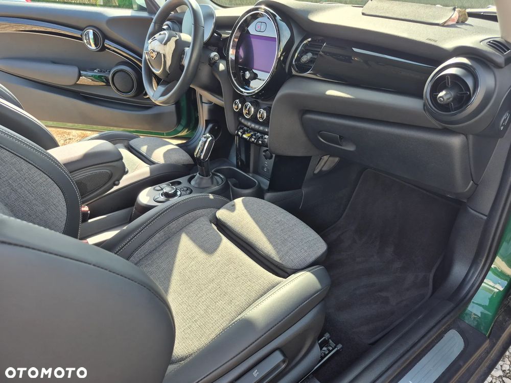 MINI Cooper S Essential Trim - 12