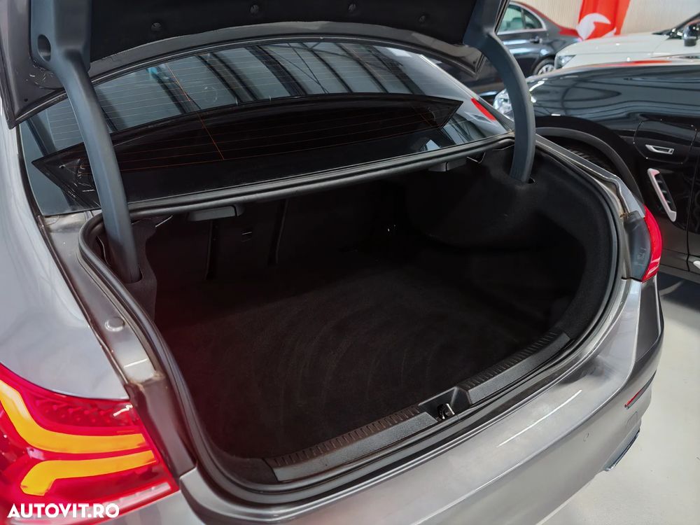 Mercedes-Benz A 180 d 7G-DCT AMG Line - 35