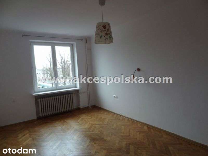 3-Pok, Pokoje B/Mebli, Przy Metrze, Piwnica
