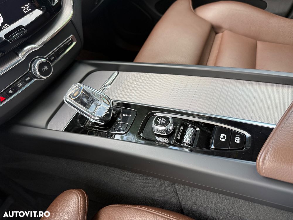 Volvo XC 60 B4 MHEV AWD Inscription - 39