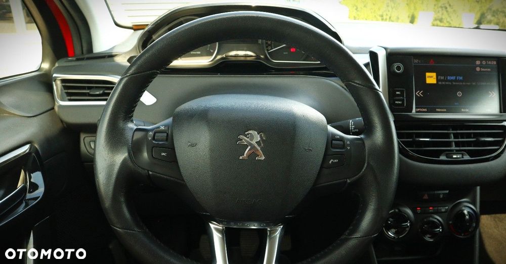 Peugeot 208 1.2 PureTech Style - 11