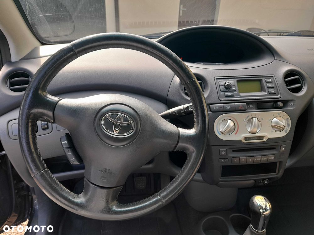 Toyota Yaris - 2