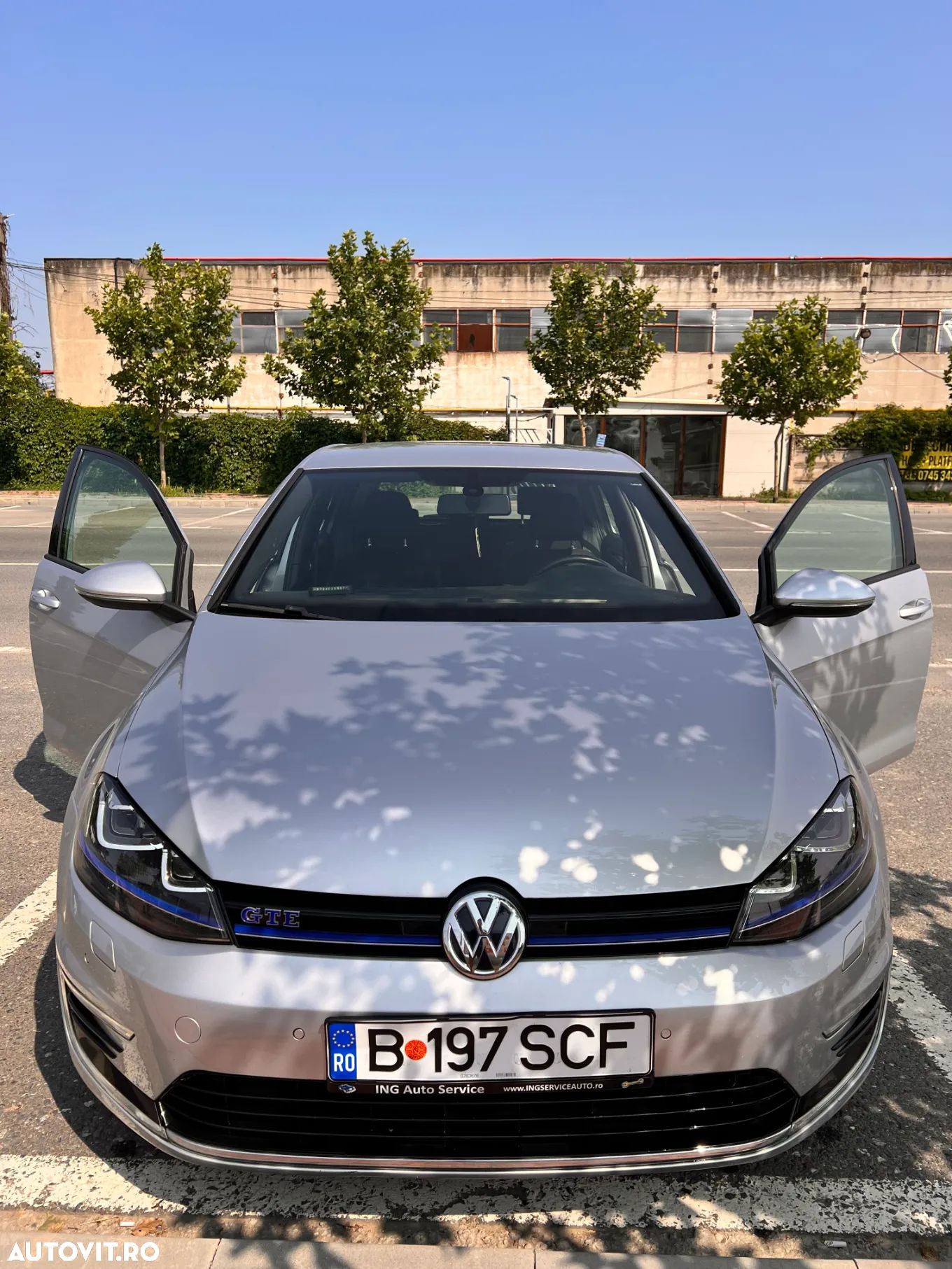 Volkswagen Golf - 1