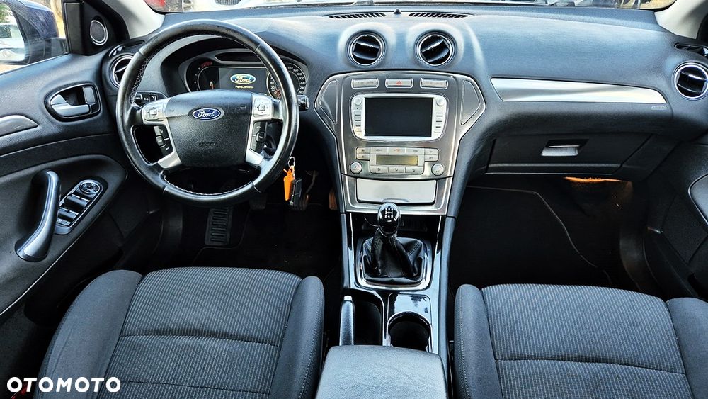 Ford Mondeo - 35