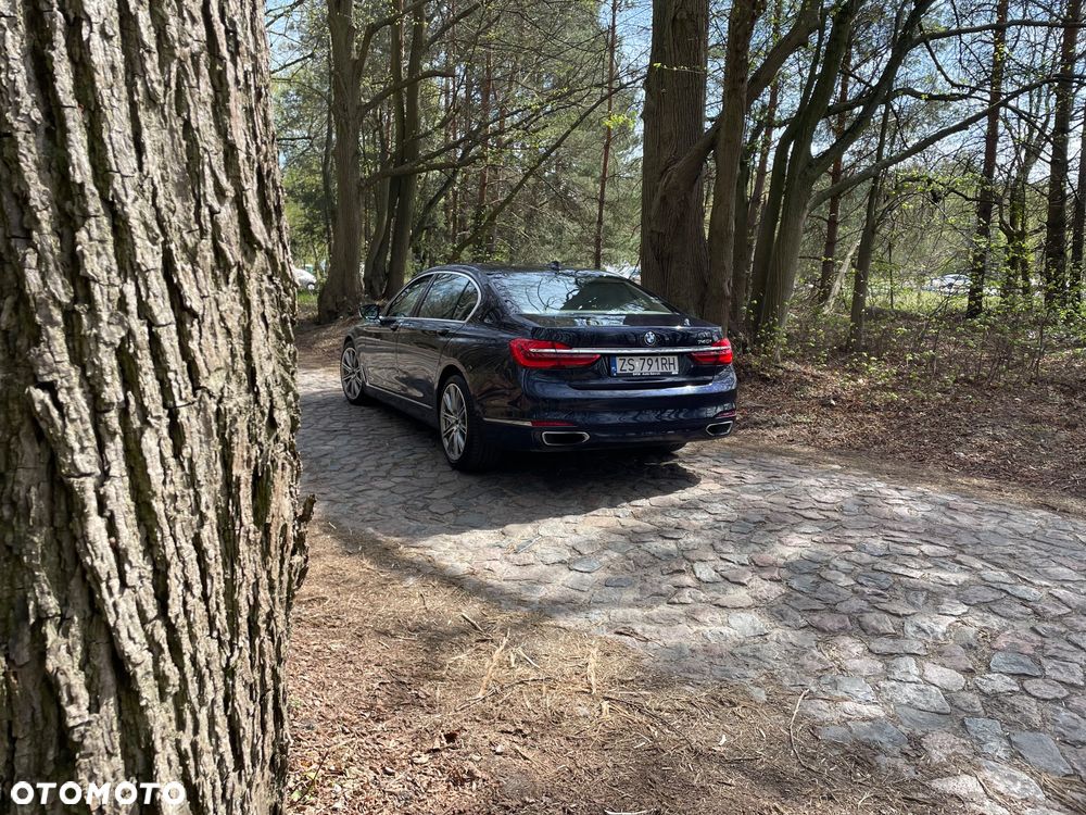 BMW Seria 7 740Li - 13