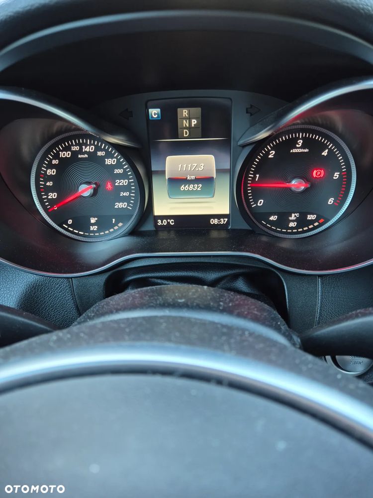 Mercedes-Benz GLC 250 d 4Matic 9G-TRONIC AMG Line - 13