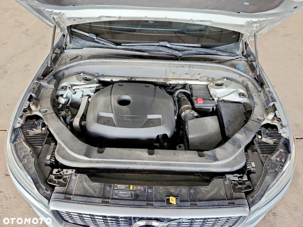 Volvo XC 60 T6 AWD Geartronic RDesign - 11