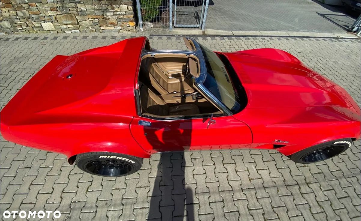 Chevrolet Corvette - 1