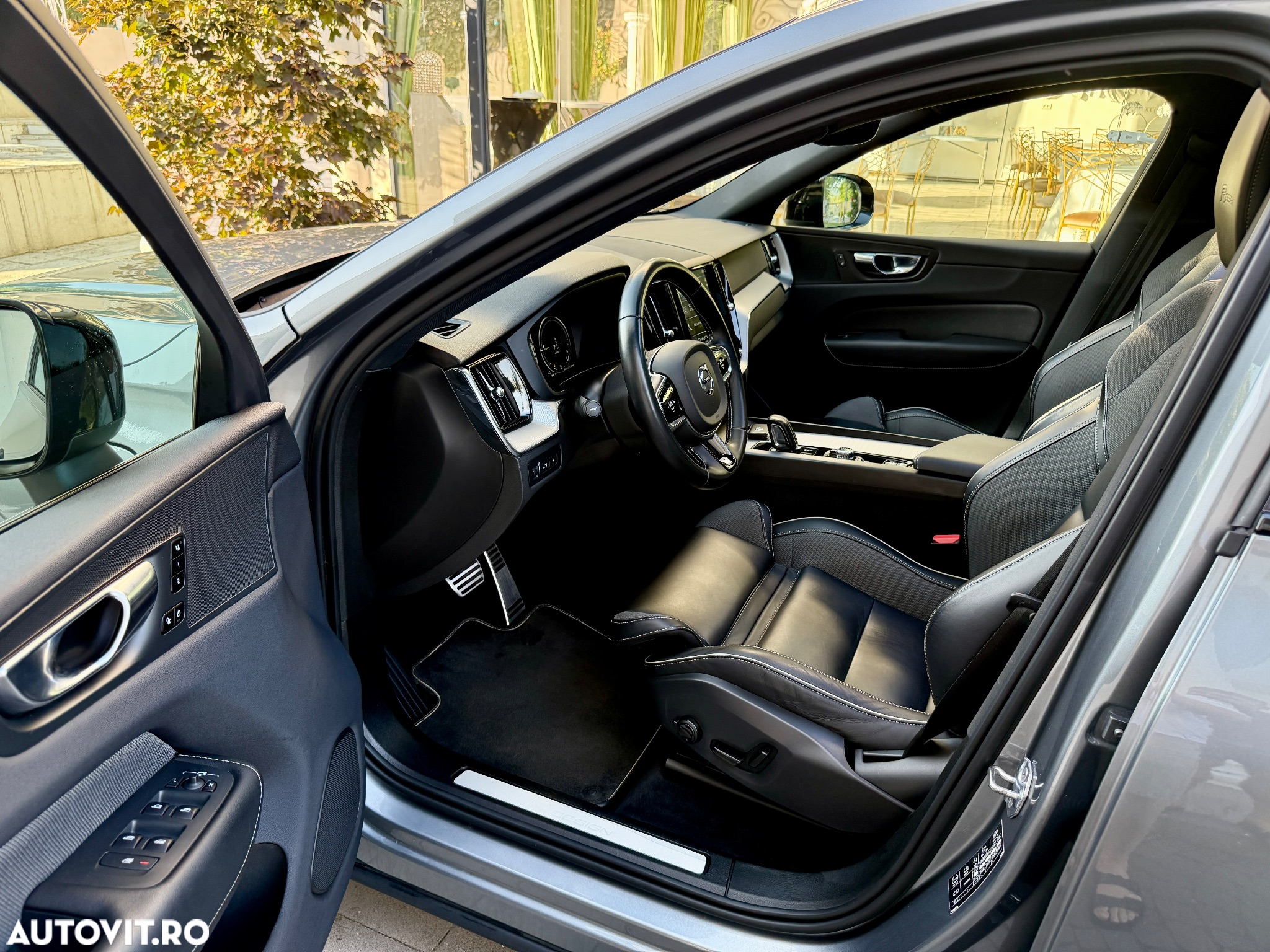 Volvo XC 60 Recharge T8 Twin Engine eAWD R-Design - 14