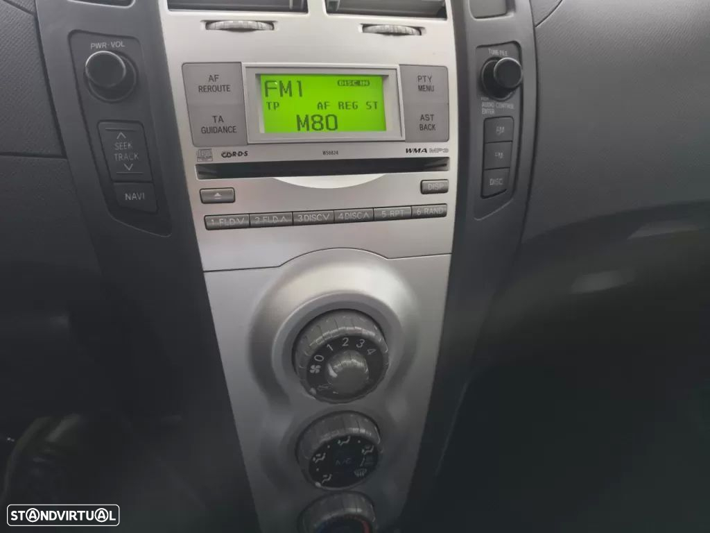 Toyota Yaris 1.0 VVT-i Rock in Rio 08 - 15