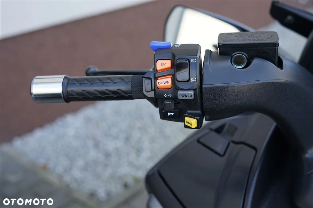 Suzuki Burgman - 15