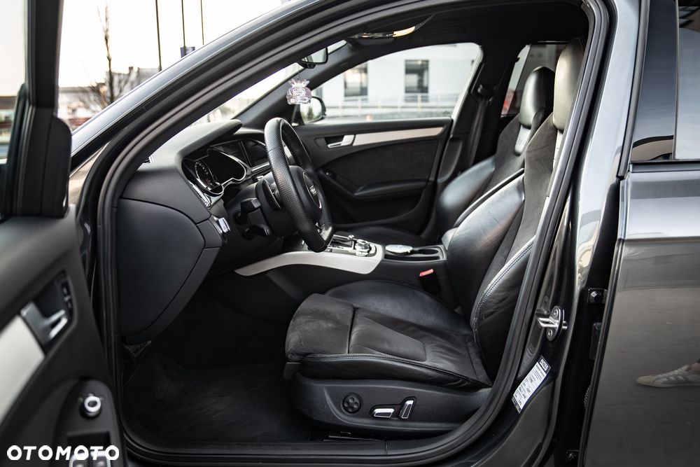 Audi RS4 Avant Avant S tronic - 17