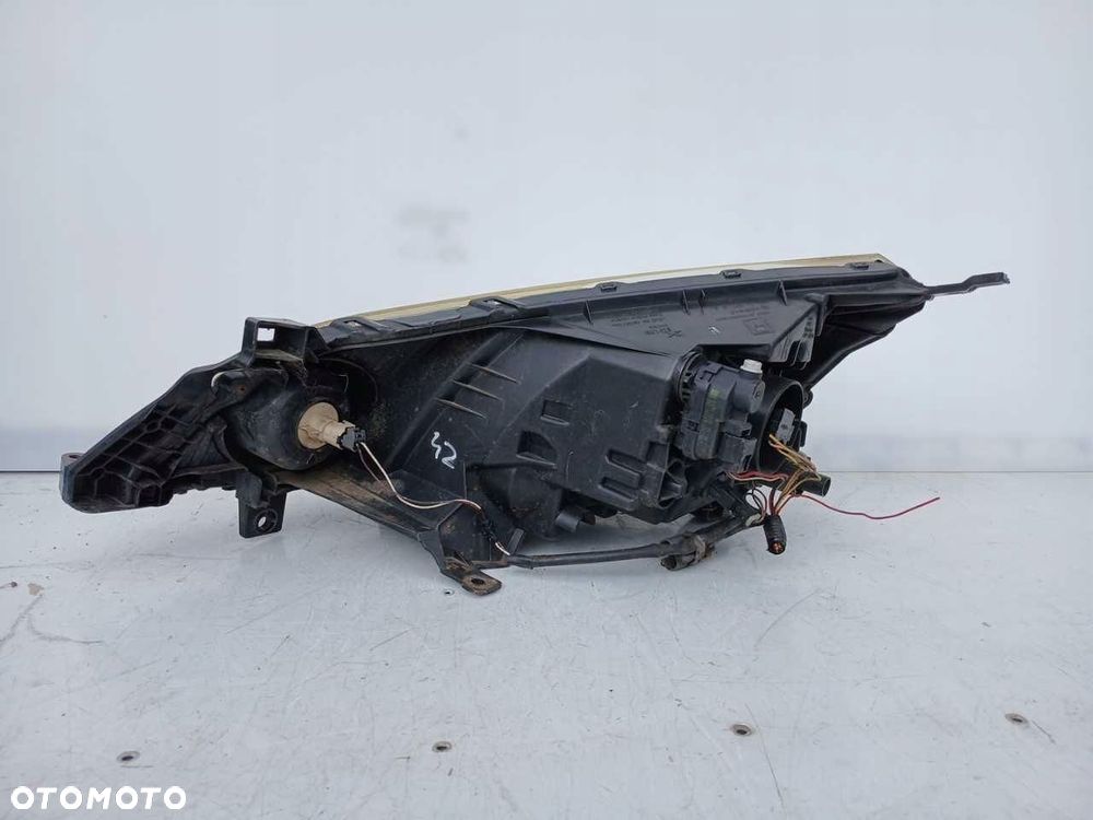 REFLEKTOR LAMPA PRZEDNIA PRZÓD NISSAN NV200 PRAWY - 3