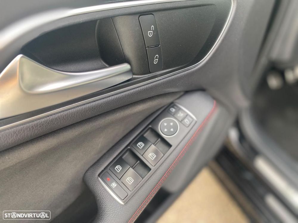 Mercedes-Benz CLA 180 d Shooting Brake - 17