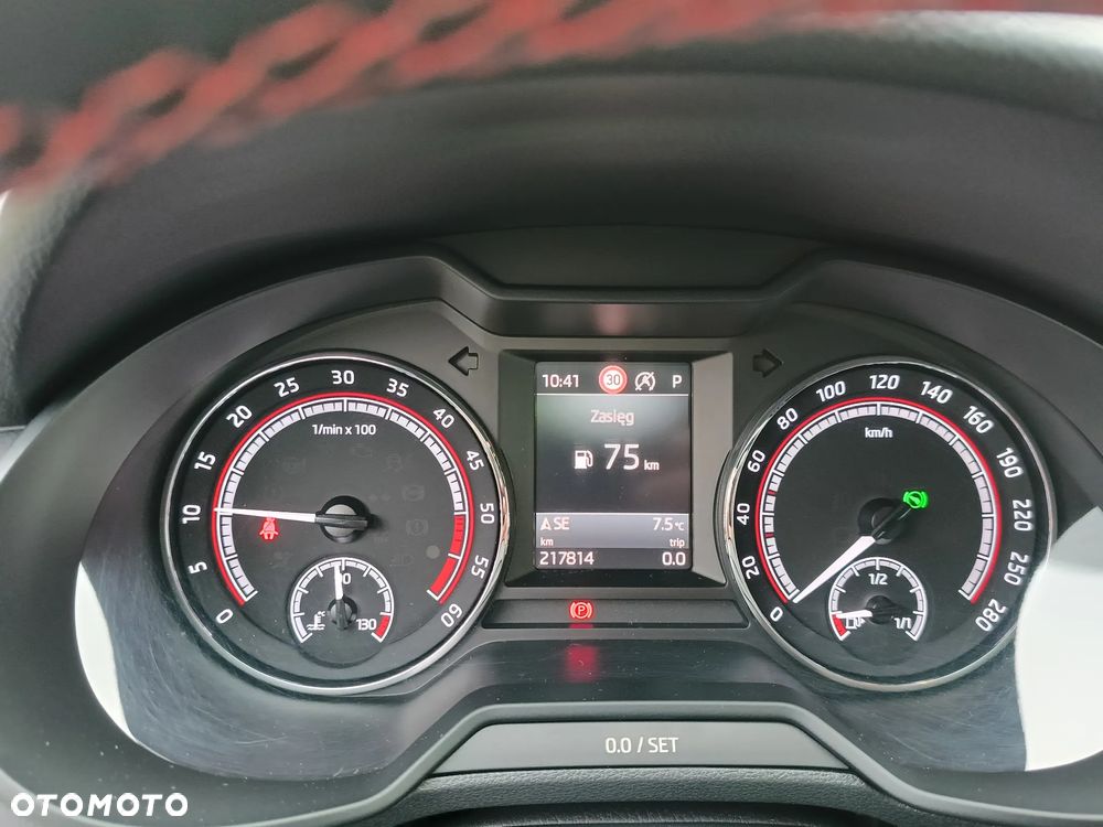 Skoda Octavia 2.0 TDI DSG RS - 17