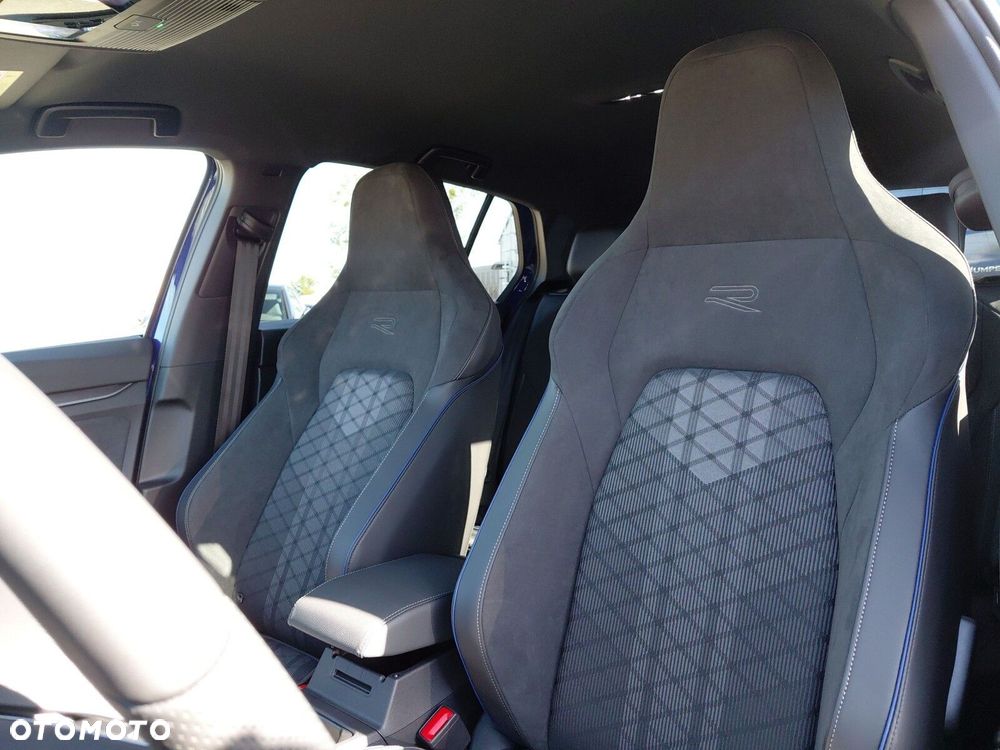 Volkswagen Golf 1.5 eTSI mHEV R-Line Plus DSG - 17