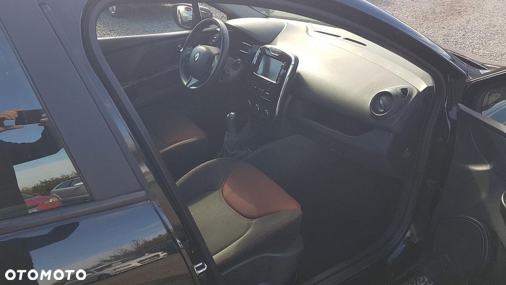 Renault Clio 1.2 16V 75 Life - 26