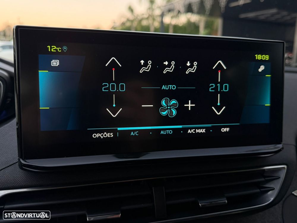 Peugeot 3008 1.6 Hybrid Allure e-EAT8 - 42