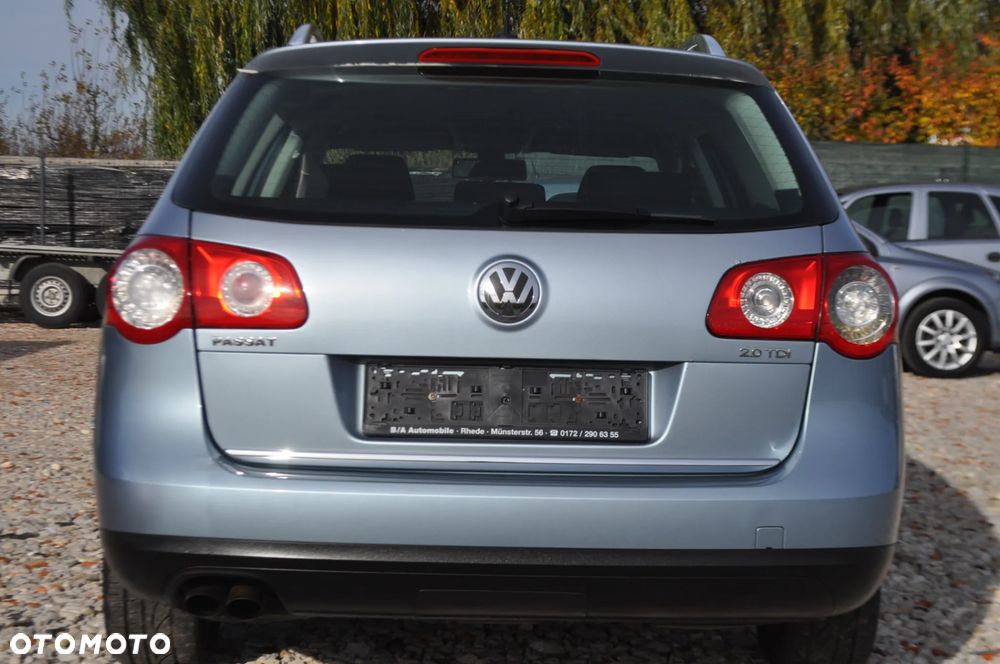 Volkswagen Passat Variant 2.0 TDI BlueMotion Technology DPF Highline - 29