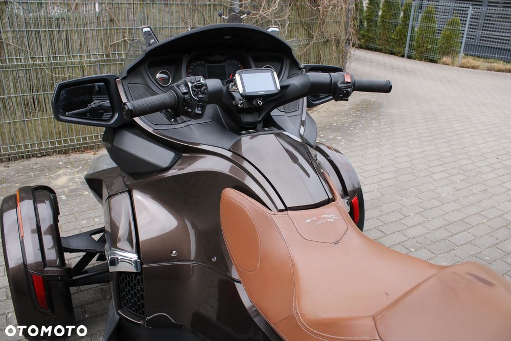 Can-Am Spyder - 6