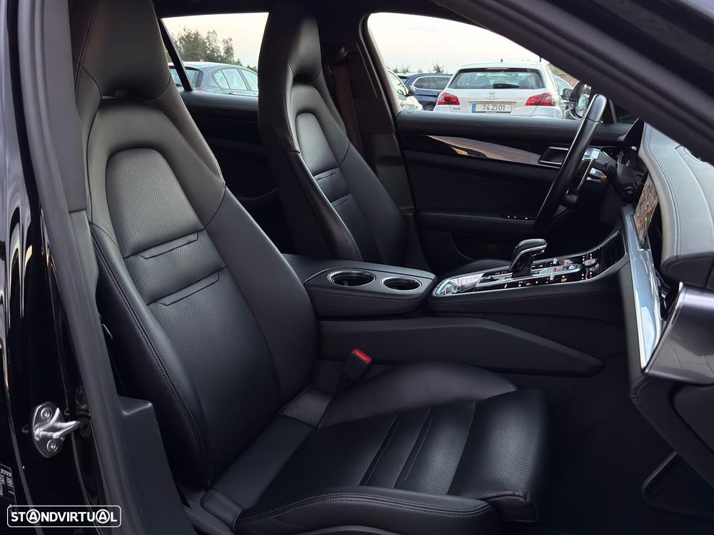 Porsche Panamera Sport Turismo 4 E-Hybrid - 17