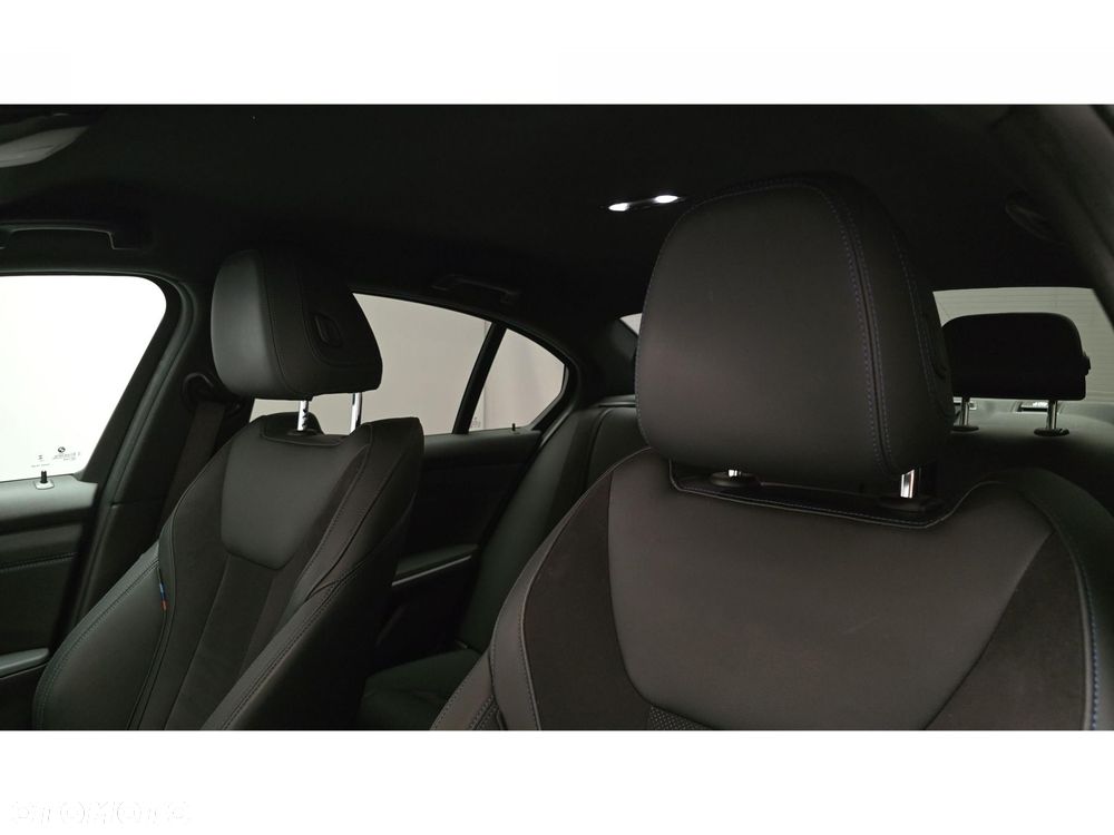 BMW Seria 3 320d xDrive mHEV M Sport - 18