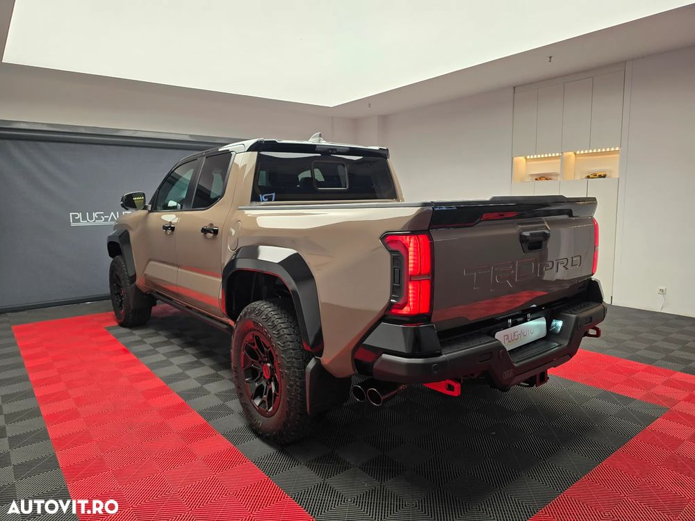 Toyota Tacoma - 10