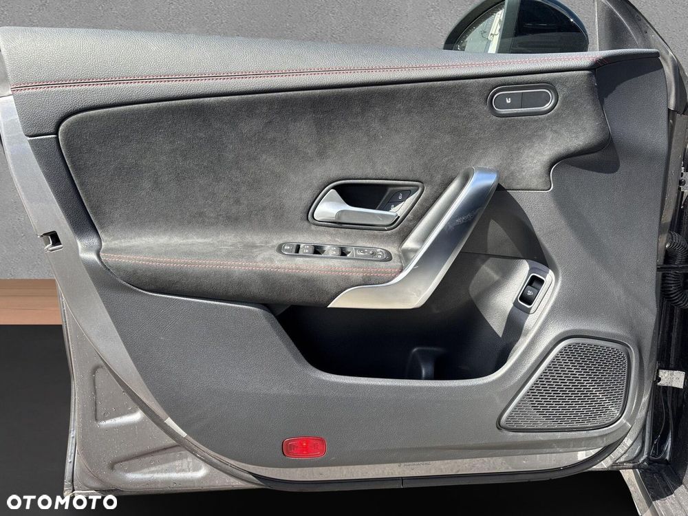 Mercedes-Benz CLA - 17