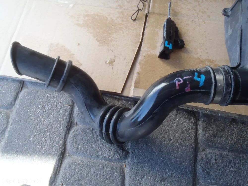 obudowa filtra powietrza zatrzaski termostat rura  fiat uno punto I lancia seicento spi cinquecento sporting 1.1 1.2 8v - 22