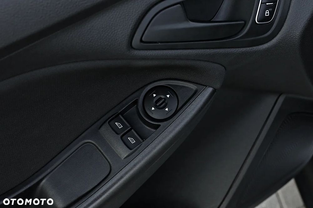 Ford Focus - 33
