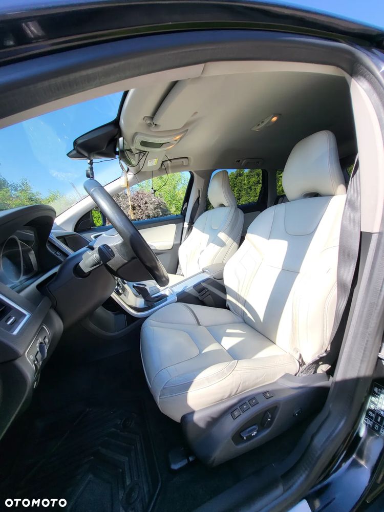 Volvo XC 60 D4 Drive-E Ocean Race - 16